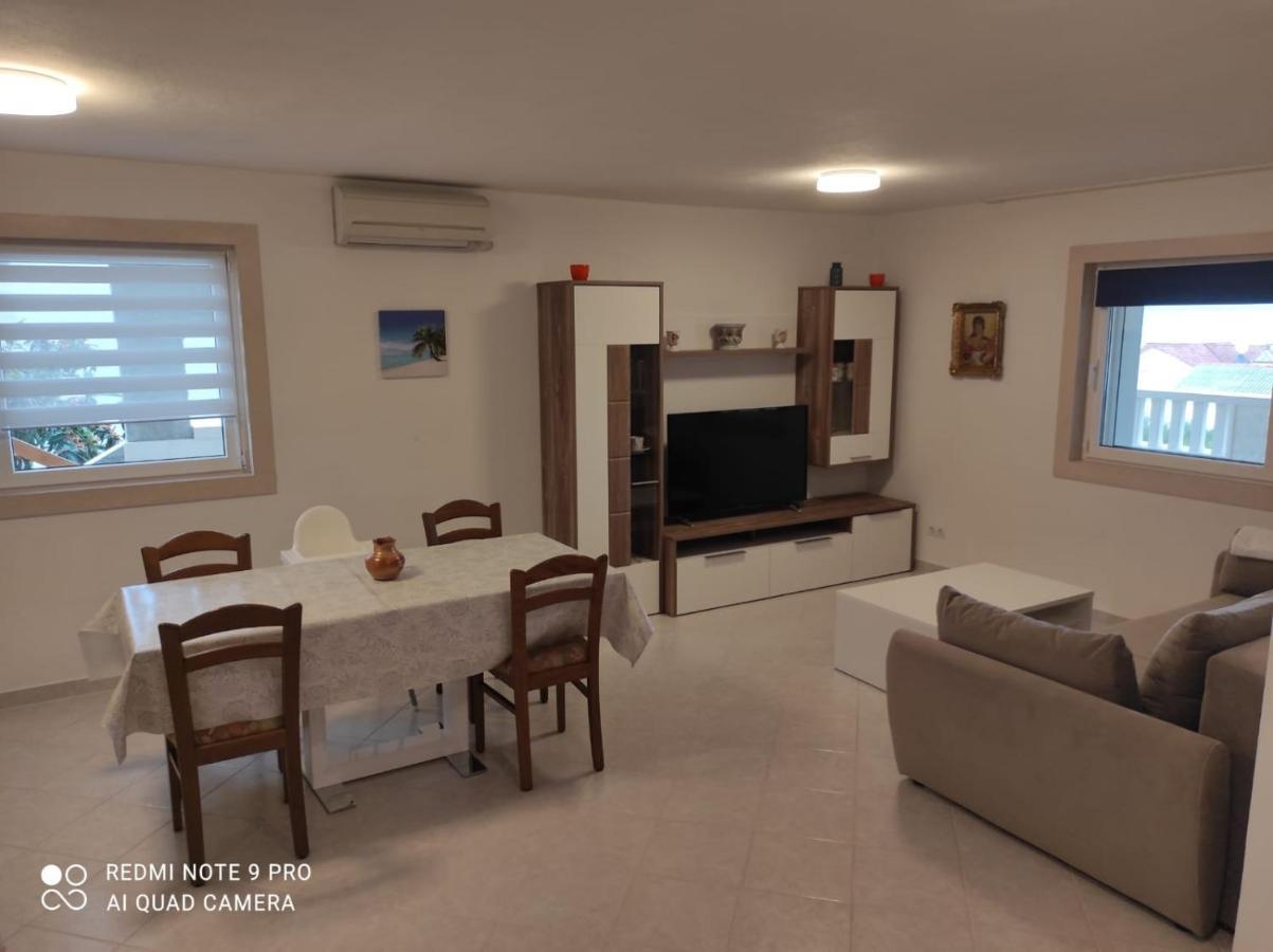 Apartments Marko Sutivan Insel Brac Esterno foto