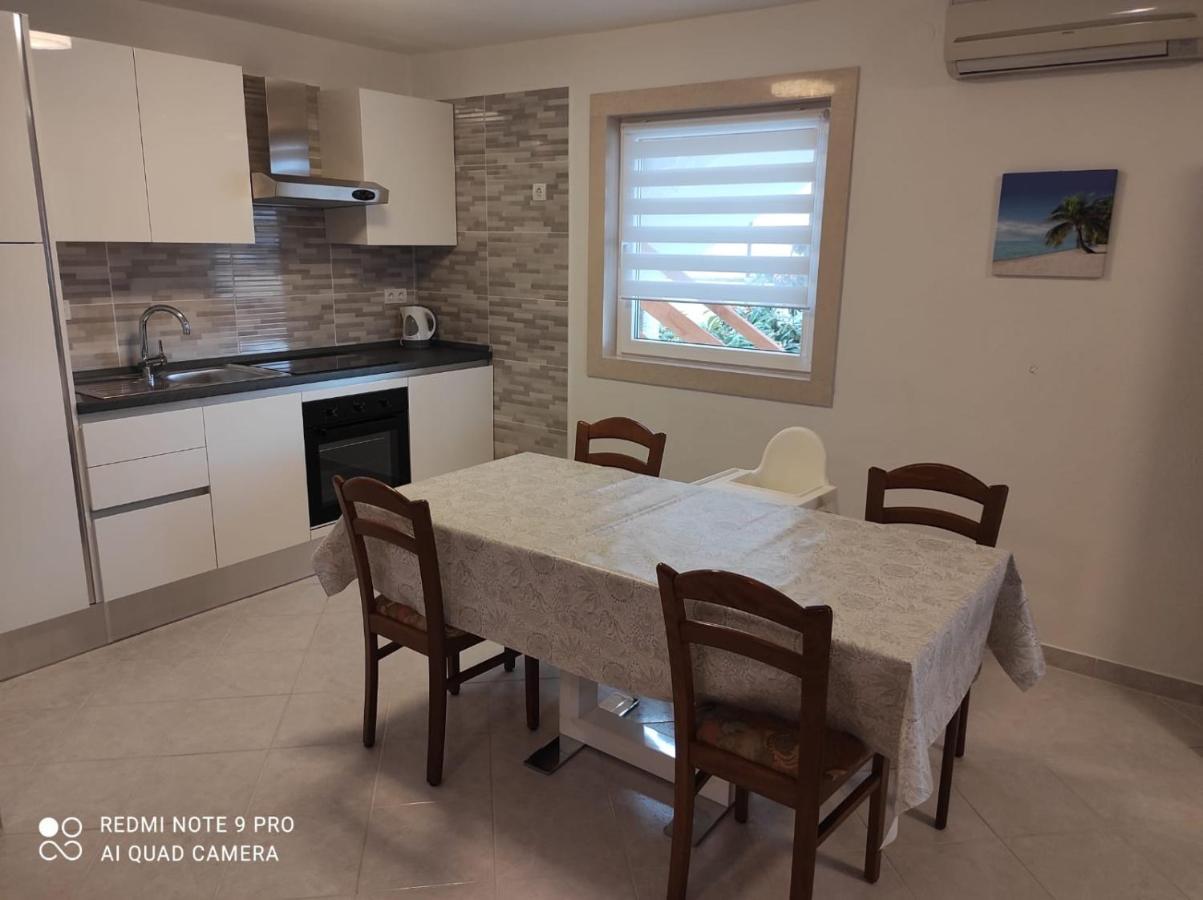Apartments Marko Sutivan Insel Brac Esterno foto