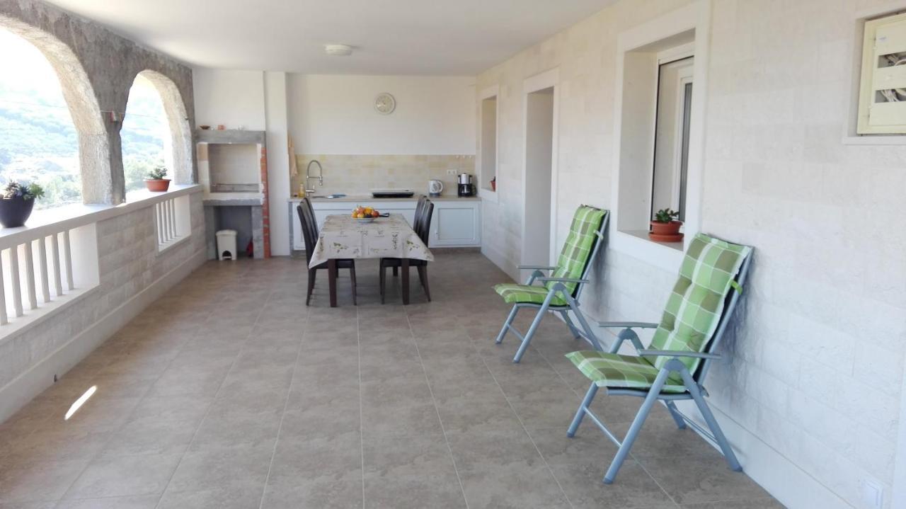 Apartments Marko Sutivan Insel Brac Esterno foto